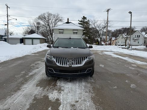 Used 2011 Lincoln MKX AWD w/ 102A Rapid Spec Order Code image 2
