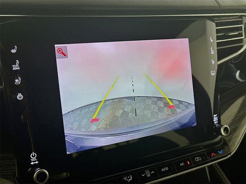 Used 2022 Jeep Wagoneer Series III w/ Flexible Seating Group image 20