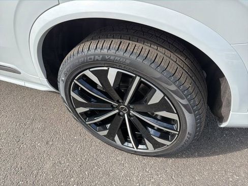 New 2026 Volvo XC90 B6 Plus w/ Protection Package Premier image 7