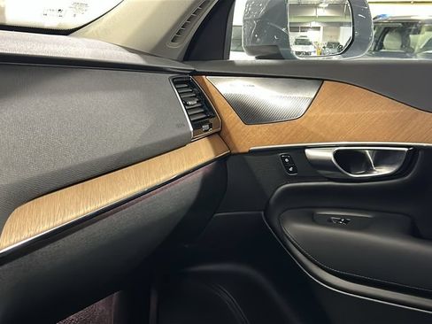 Certified 2023 Volvo XC90 B6 Plus AWD/4WD image 17
