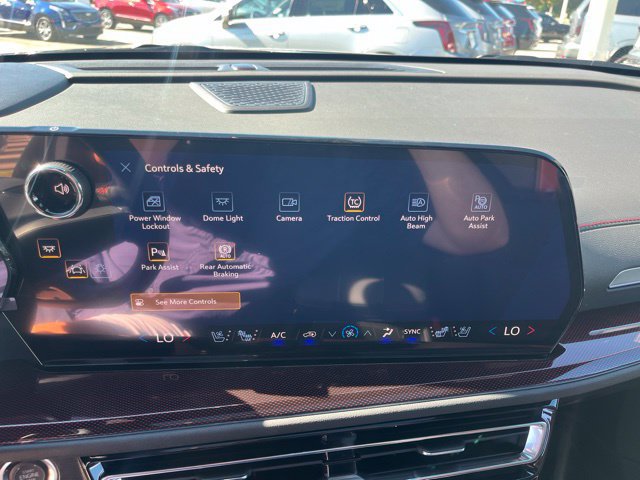 New 2027 Chevrolet Traverse RS w/ LPO, Floor Liner Package FWD image 28