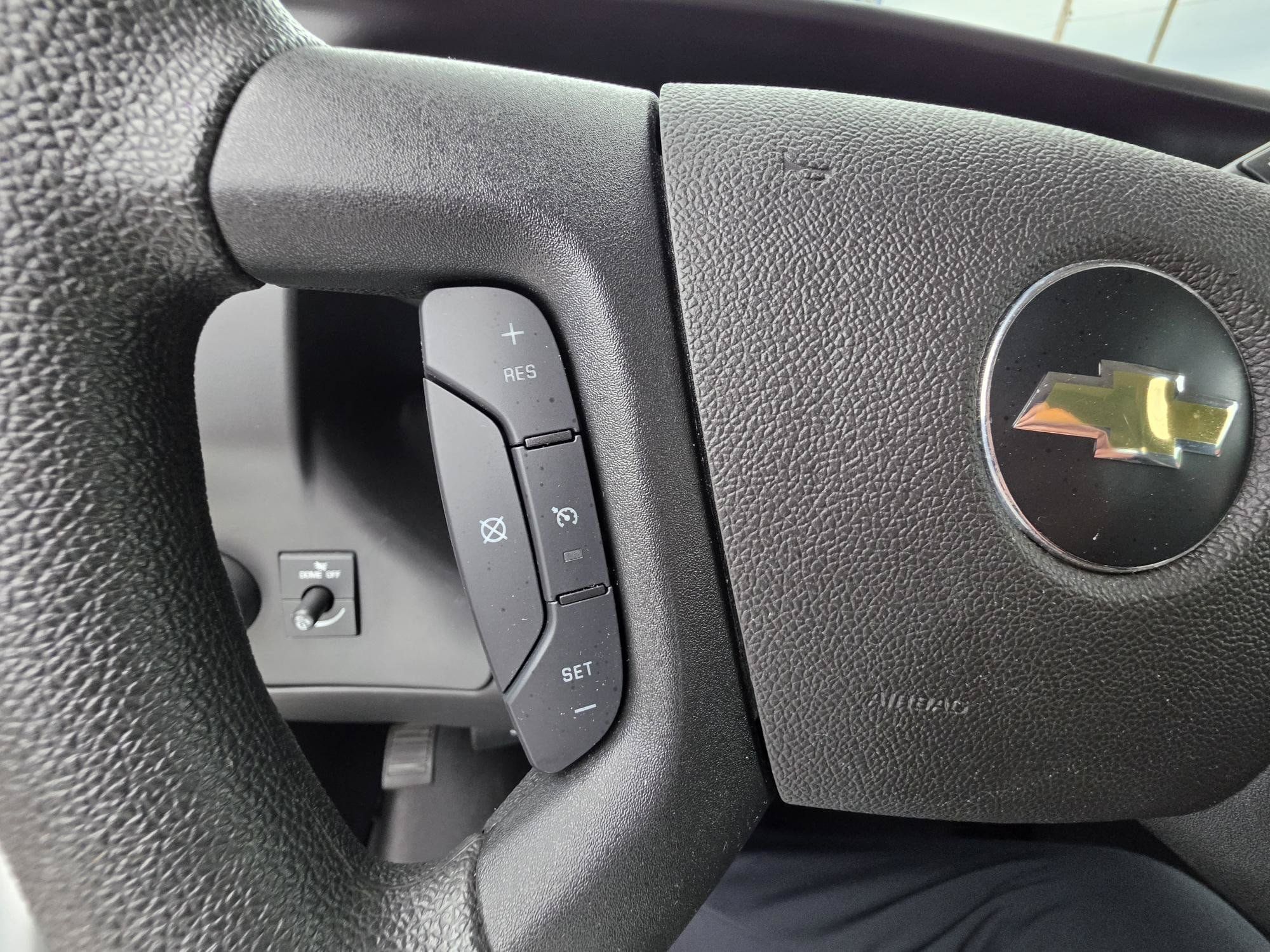 Used 2024 Chevrolet Express 2500 w/ Driver Convenience Package RWD image 9