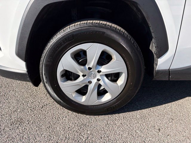 Used 2025 Toyota RAV4 LE AWD/4WD image 13