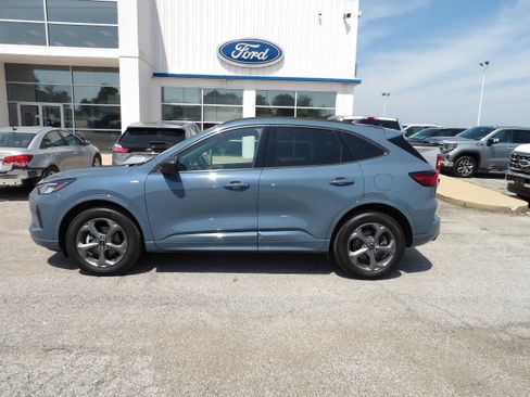 Used 2023 Ford Escape ST-Line w/ Tech Pack #1 image 1