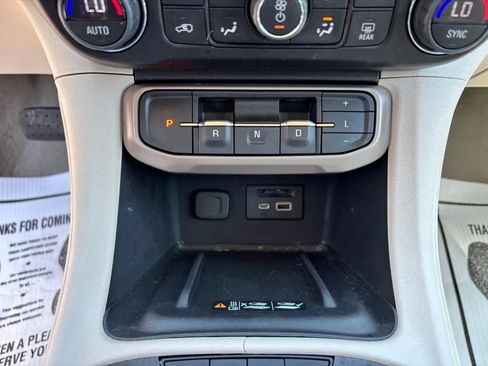 Used 2023 GMC Acadia Denali AWD/4WD image 14