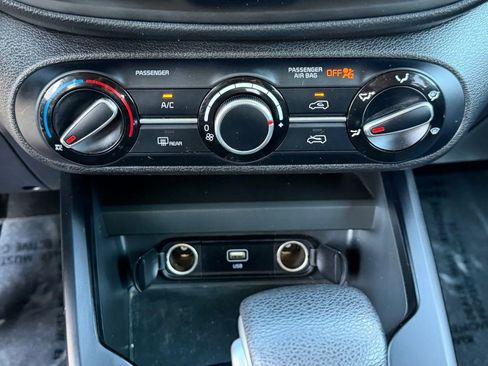 Used 2023 Kia Soul LX w/ LX Technology Package image 25