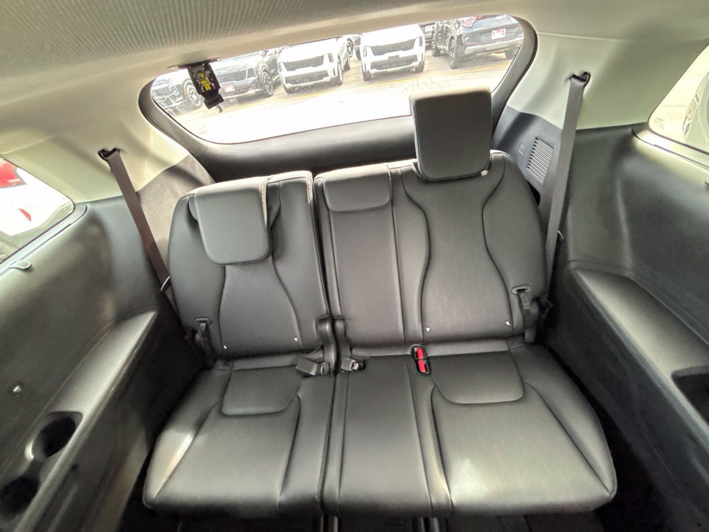 Certified 2026 Kia Carnival SX FWD image 19