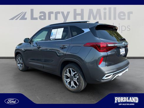 Used 2021 Kia Seltos EX AWD/4WD image 3