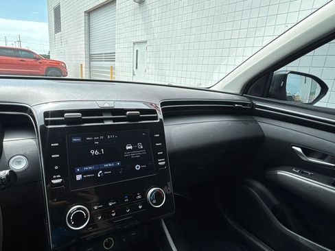 Used 2023 Hyundai Tucson SEL FWD image 18