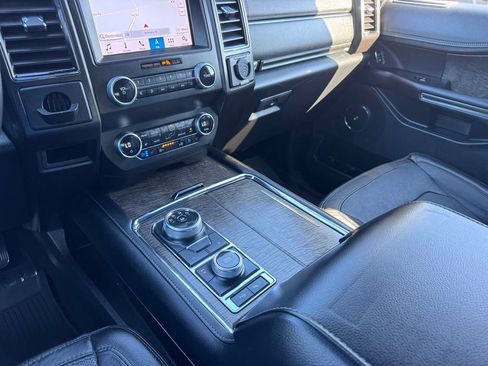 Used 2019 Ford Expedition Limited w/ Equipment Group 302A AWD/4WD image 37