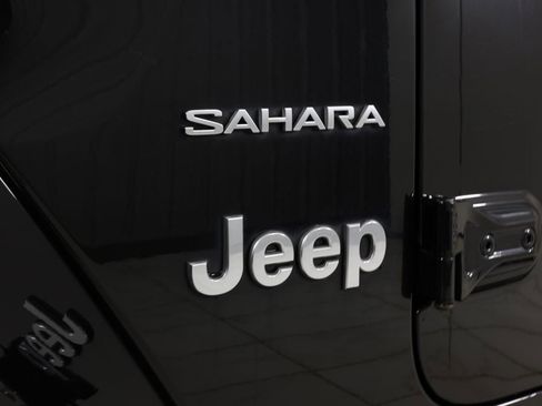 Used 2020 Jeep Wrangler Unlimited Sahara image 15