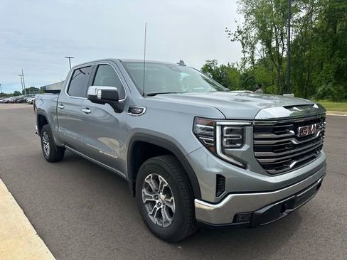 Used 2025 GMC Sierra 1500 SLT AWD/4WD image 3