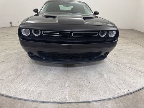 Used 2023 Dodge Challenger SXT RWD image 17