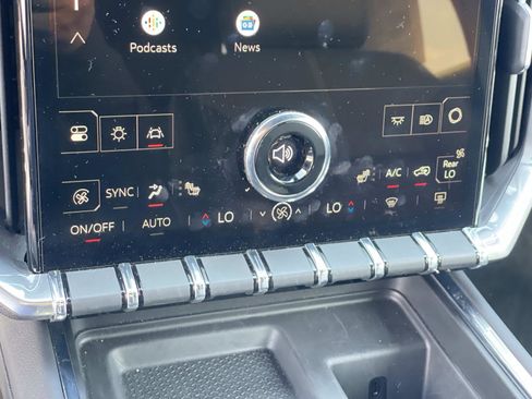 Used 2025 GMC Acadia Elevation w/ Elevation Premium Package image 16