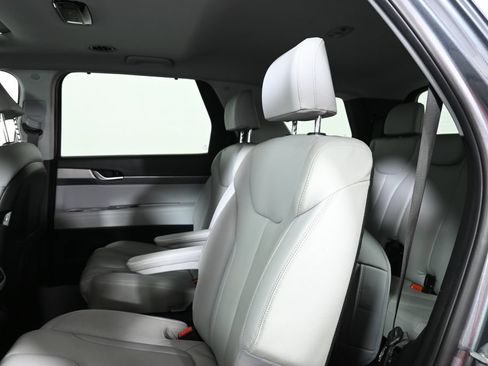 Used 2022 Hyundai Palisade SEL w/ Premium Package AWD/4WD image 6