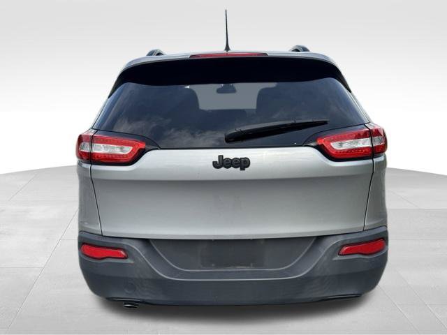 Used 2017 Jeep Cherokee Sport FWD image 7