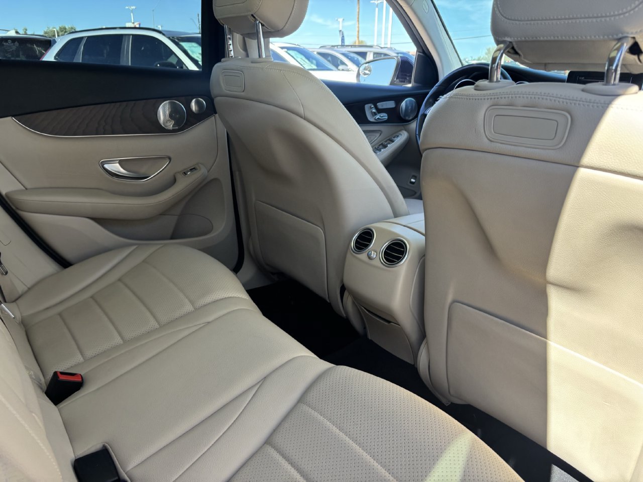 Used 2019 Mercedes-Benz GLC 300 4MATIC image 11