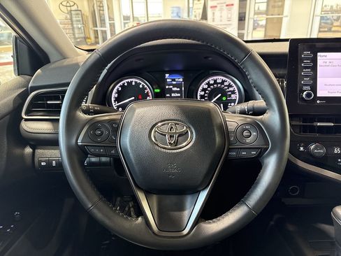 Used 2024 Toyota Camry SE w/ Convenience Package image 14