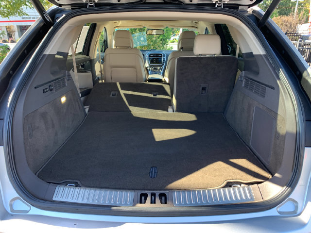 Used 2016 Lincoln MKX Reserve w/ Technology Package FWD image 29