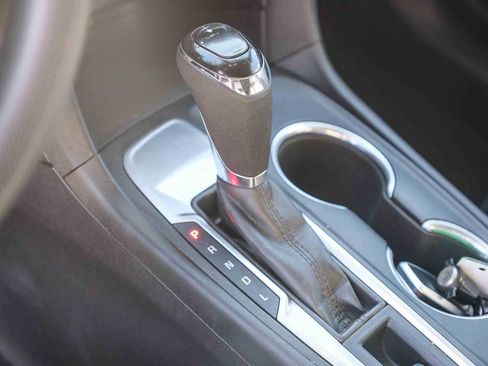 Used 2019 Chevrolet Equinox LS FWD image 21