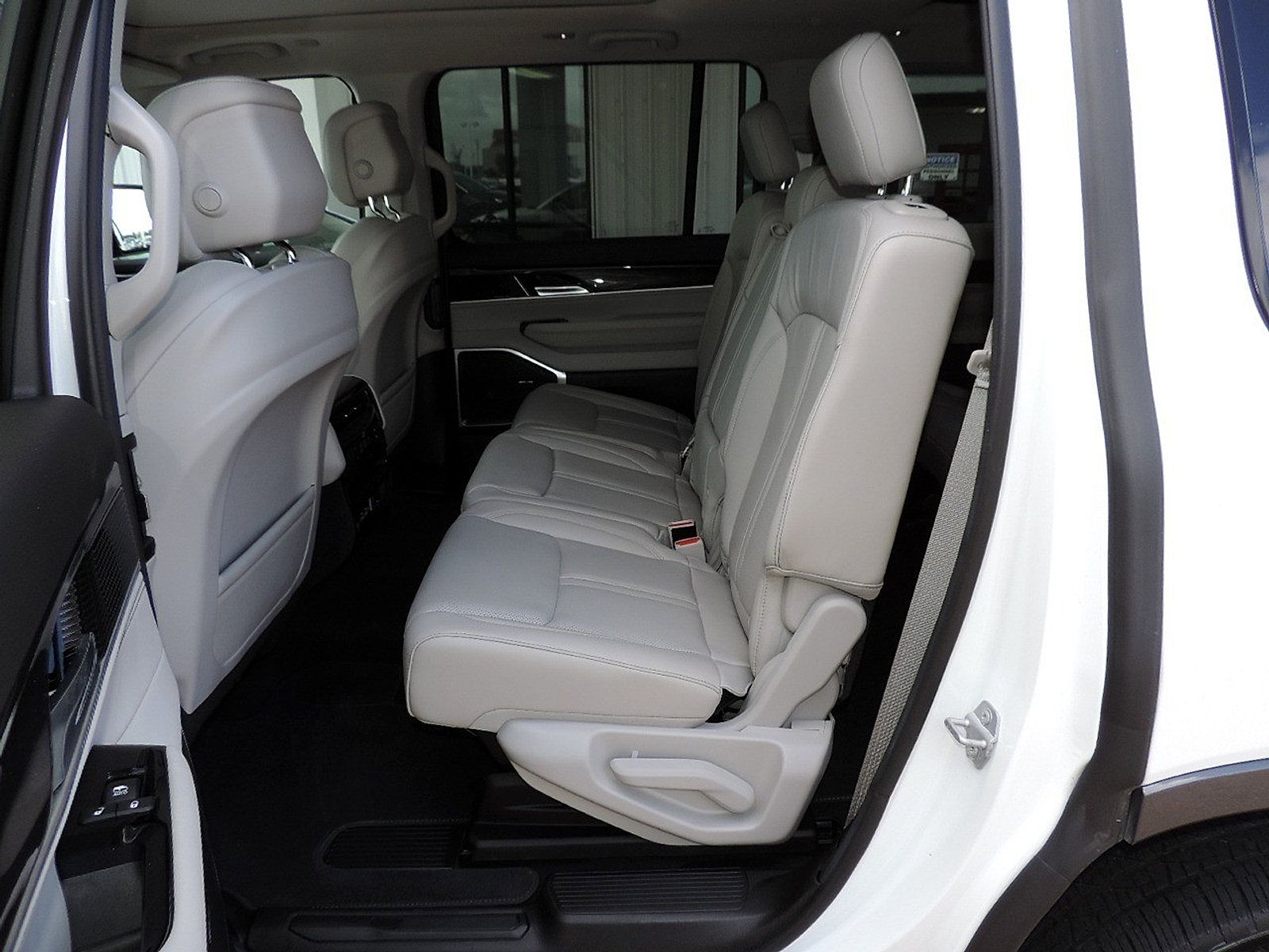 Used 2022 Jeep Wagoneer Series I w/ Premium Group I RWD image 16