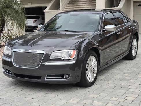 Used 2014 Chrysler 300 C image 29