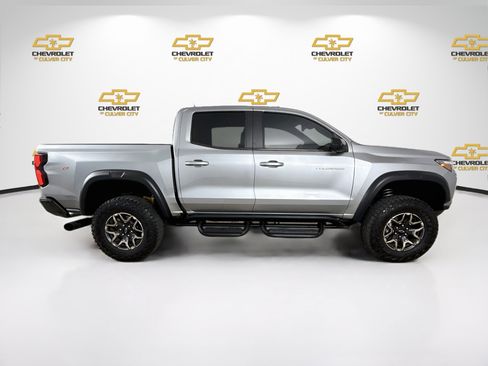 Used 2024 Chevrolet Colorado ZR2 w/ Technology Package AWD/4WD image 9