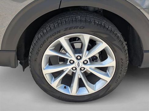 Used 2023 Ford Explorer Platinum w/ Technology Package image 7