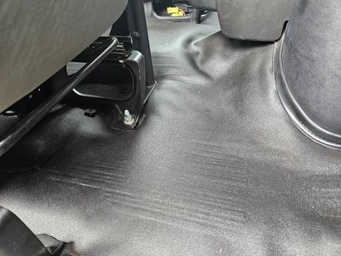 Used 2017 Chevrolet Express 2500 RWD image 33