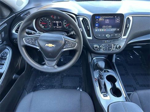 Used 2024 Chevrolet Malibu LT image 9