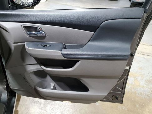 Used 2014 Honda Odyssey Touring image 16