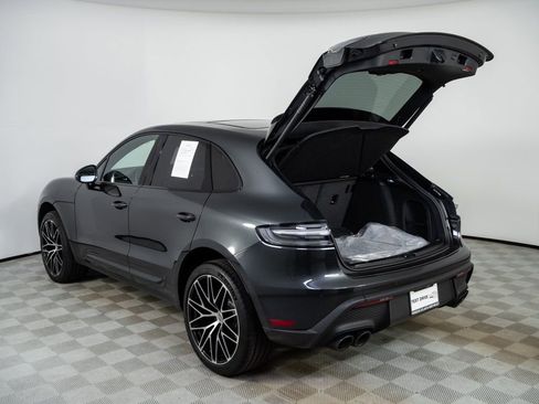 Certified 2025 Porsche Macan image 32