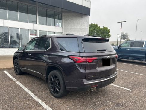 Used 2022 Chevrolet Traverse Premier w/ LPO, Blackout Package AWD/4WD image 4
