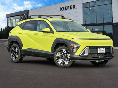 Used 2024 Hyundai Kona SEL image 2