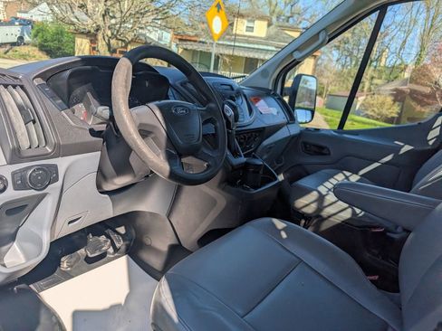 Used 2019 Ford Transit 250 138 RWD image 40