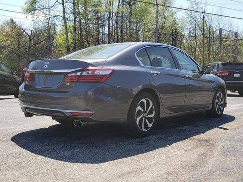 Used 2017 Honda Accord EX-L image 7