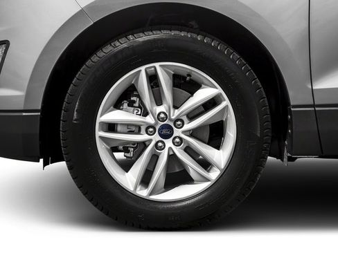 Used 2018 Ford Edge Titanium w/ Equipment Group 301A AWD/4WD image 12