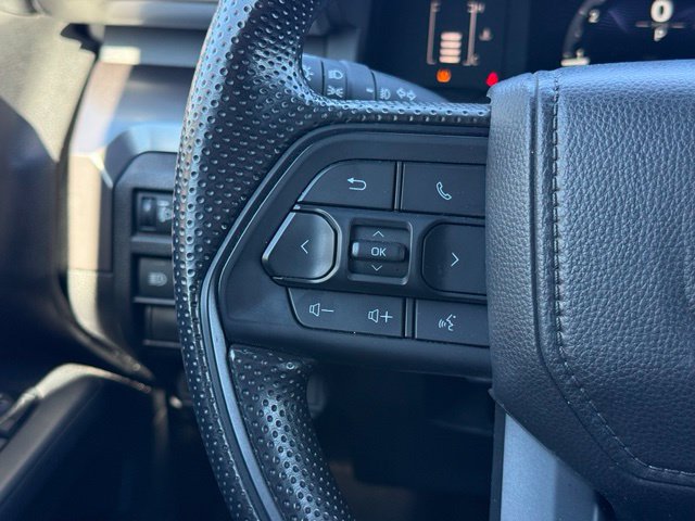 Used 2025 Toyota Tacoma SR5 AWD/4WD image 25
