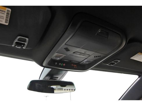 New 2026 Cadillac XT5 Luxury image 21