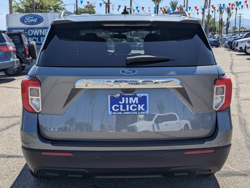 Certified 2023 Ford Explorer XLT RWD image 3