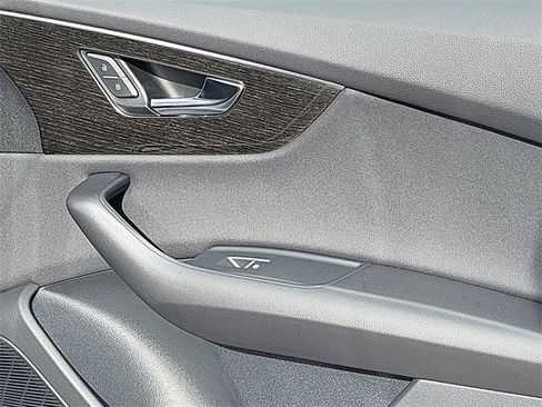 New 2026 Audi Q8 Premium image 18