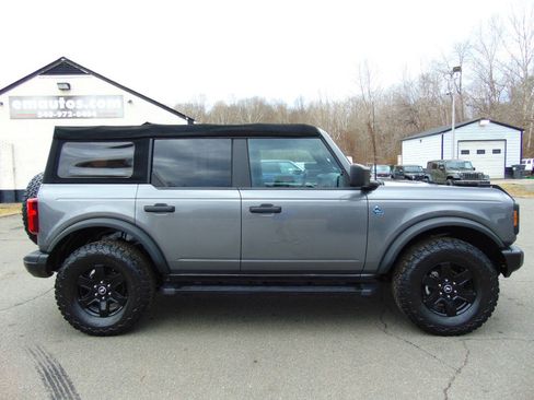 Used 2022 Ford Bronco Black Diamond AWD/4WD image 2