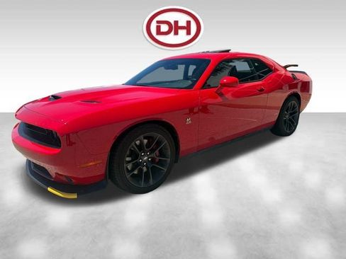 Used 2022 Dodge Challenger R/T Scat Pack RWD image 4