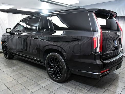 Used 2022 Cadillac Escalade ESV Sport w/ Touring Package AWD/4WD image 4