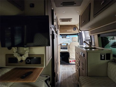 Used 2019 Mercedes-Benz Sprinter 170 image 27