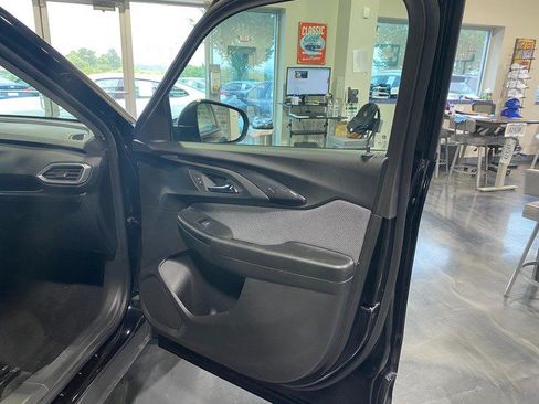 Used 2023 Chevrolet TrailBlazer LS FWD image 19