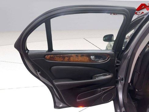 Used 2008 Jaguar XJ8 RWD image 25