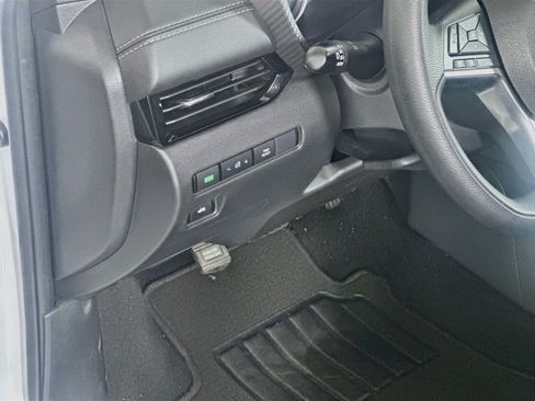 Used 2025 Nissan Sentra SV FWD image 17