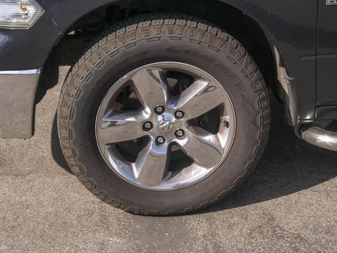 Used 2019 RAM 1500 Big Horn RWD image 5