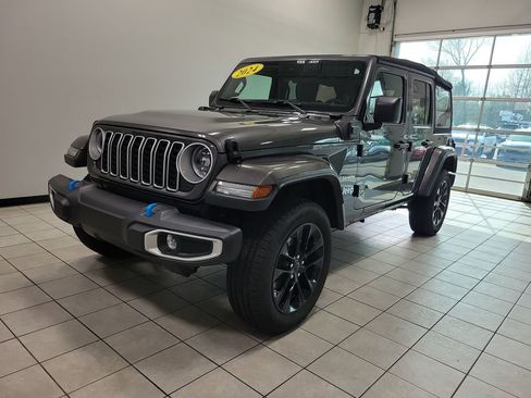 Certified 2024 Jeep Wrangler Unlimited Sahara AWD/4WD image 8